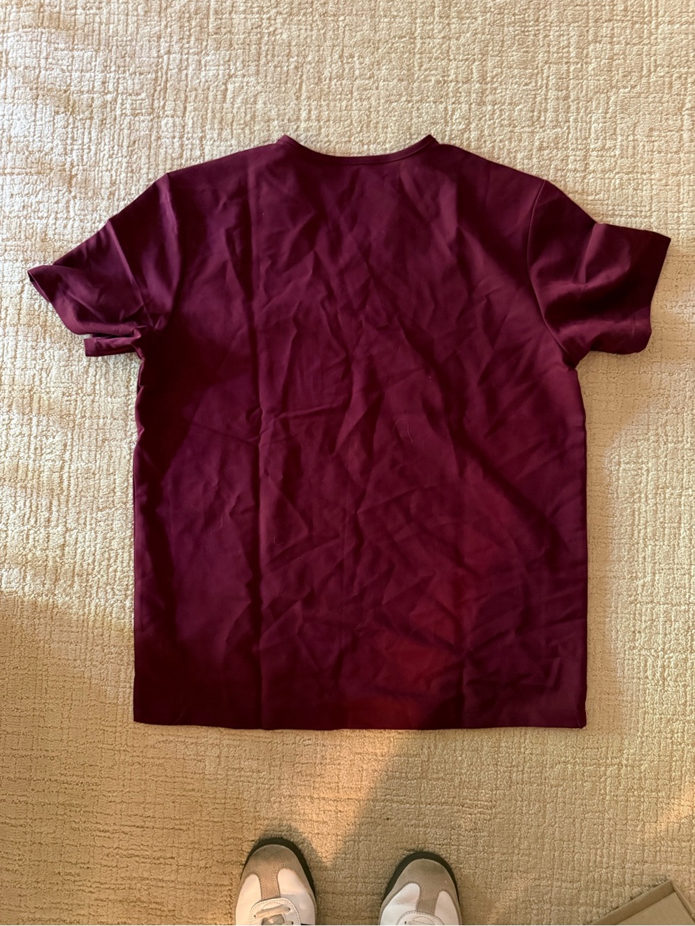 FIGS Men's Leon Slim Scrub Top, NWT in Burgundy . Size Large. - Picture 4 of 4